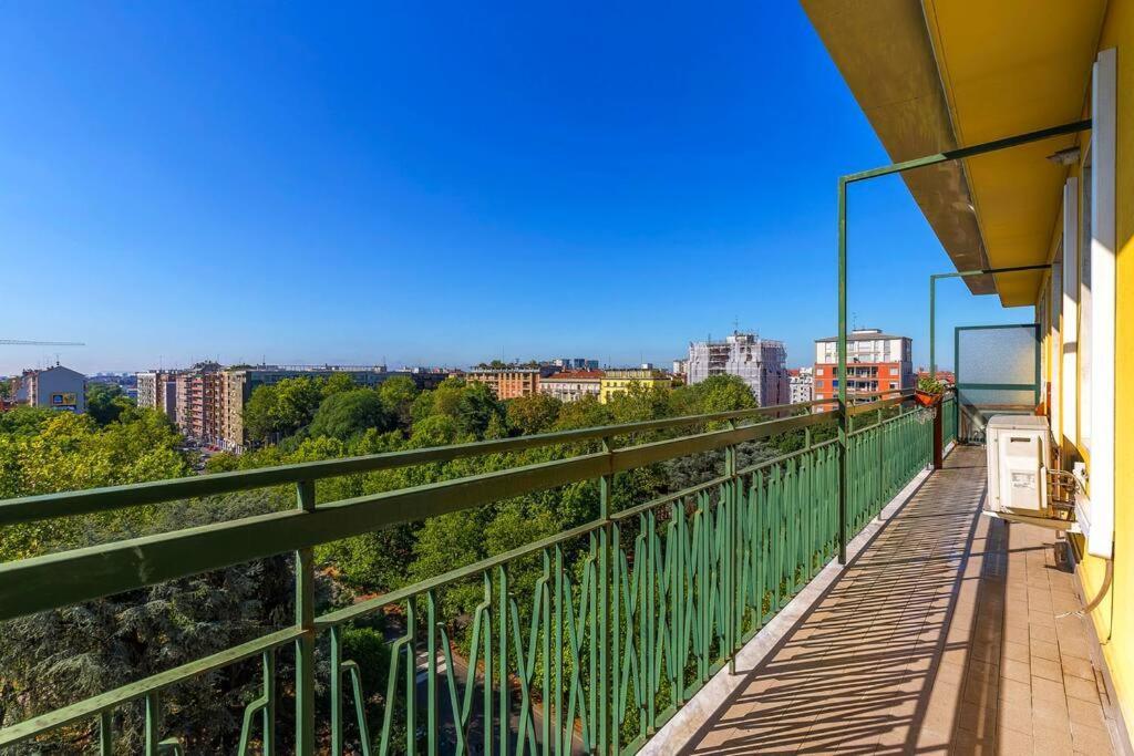 Sunny & Updated Flat With Panoramic City View 50M From M4 Stop Milano Esterno foto