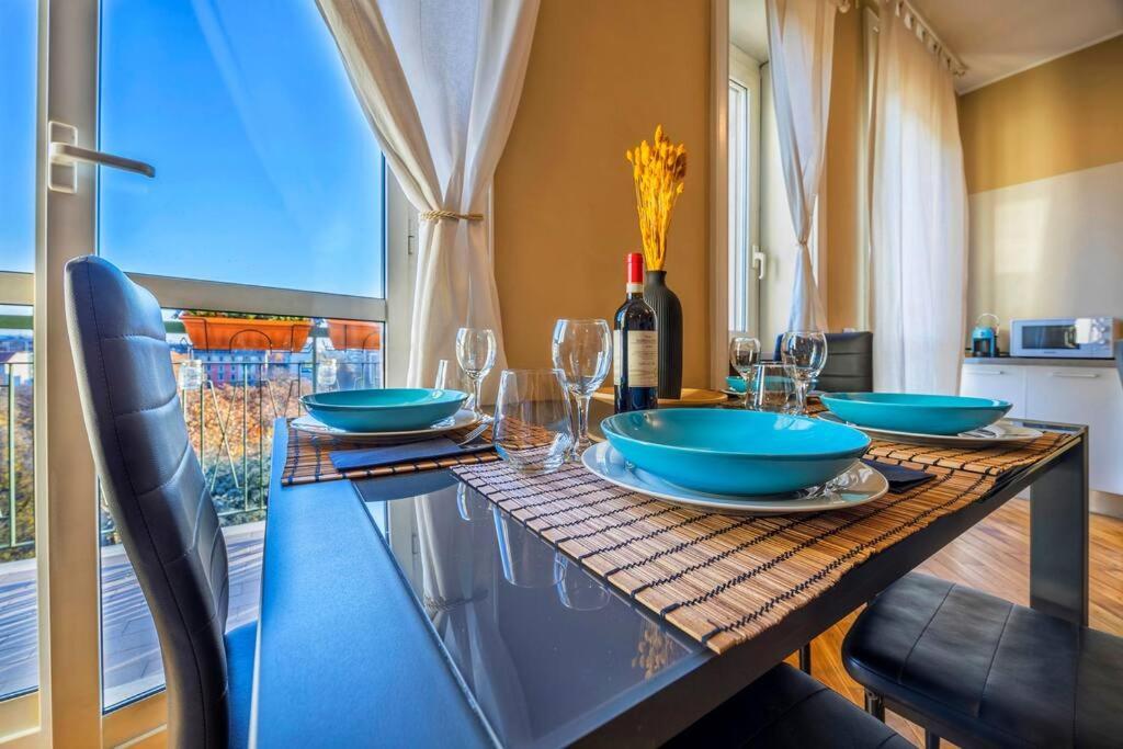 Sunny & Updated Flat With Panoramic City View 50M From M4 Stop Milano Esterno foto