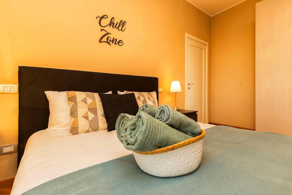 Sunny & Updated Flat With Panoramic City View 50M From M4 Stop Milano Esterno foto